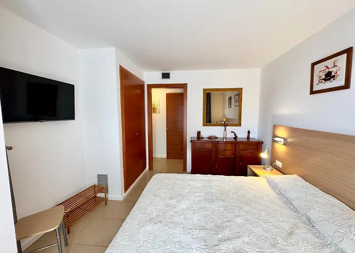 In With Pool And Parking Apartament *