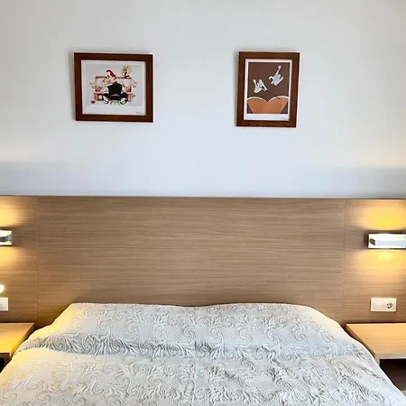 Apartment In With Pool And Parking *